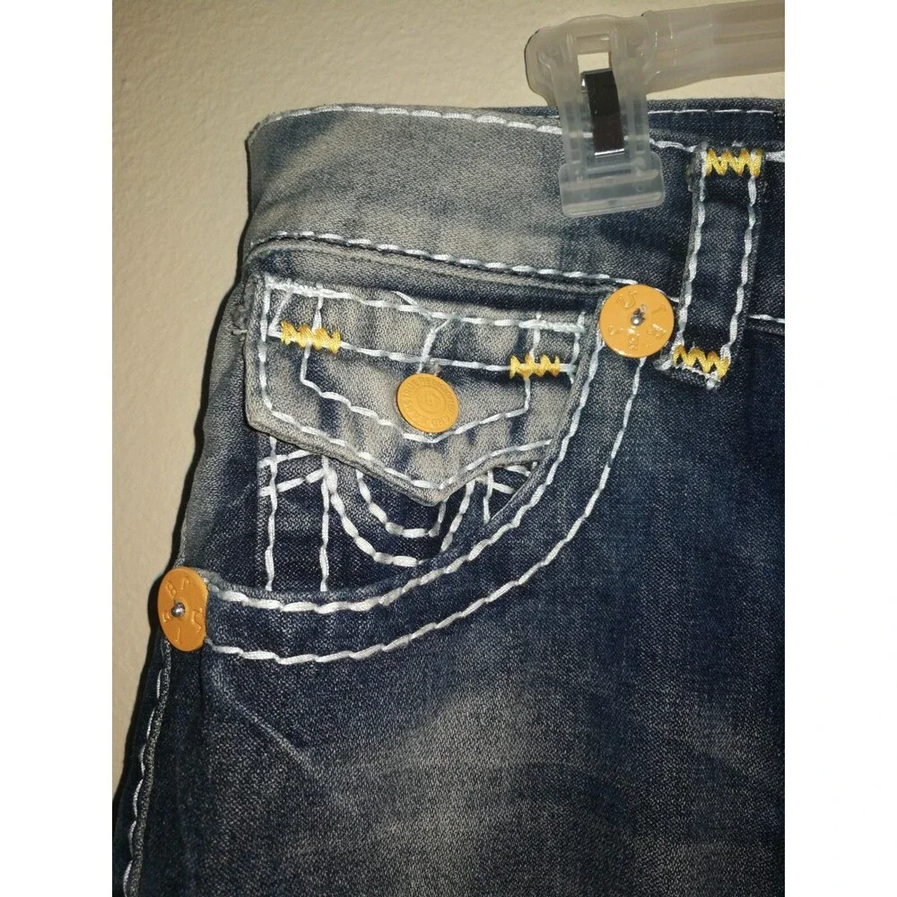 New with tags True Religion Billy Big T 78 Urban Cow 24-5030MBT2 Jeans Size 34